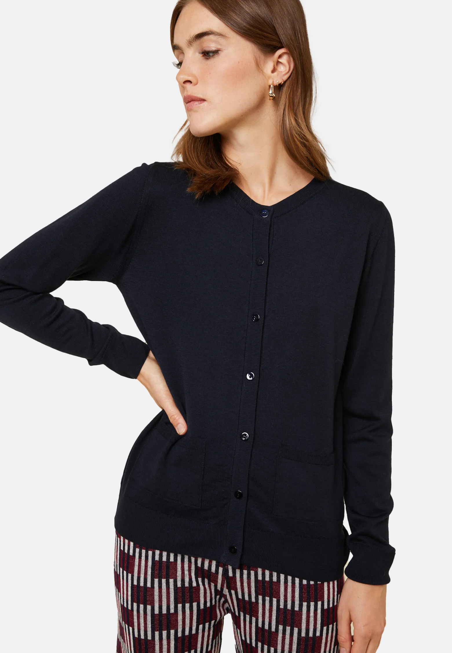 Montagut Buttoned round neck cardigan with pockets in merino wool - Amalia