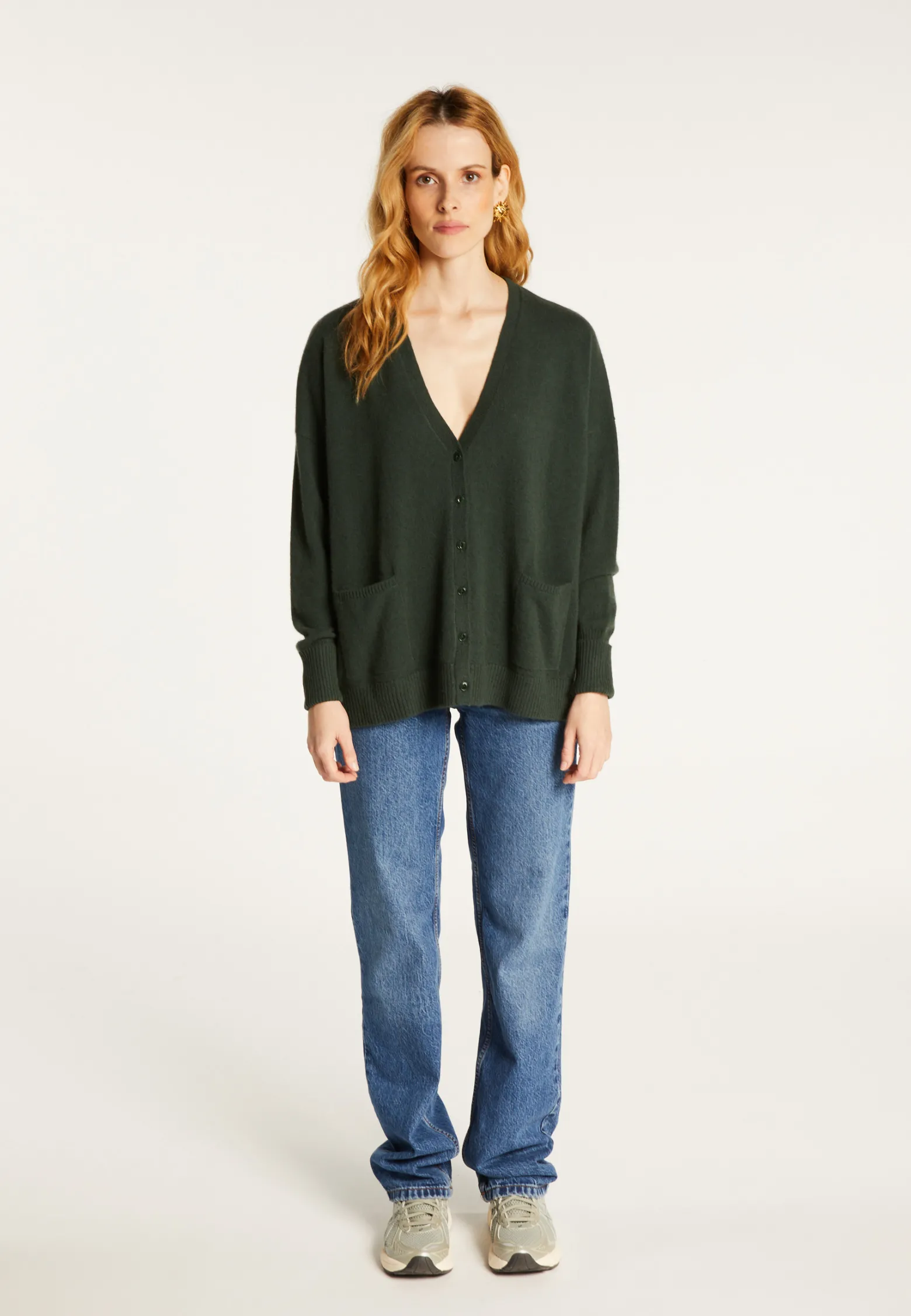 Montagut Buttoned V-neck cardigan with cashmere pockets - Achilla