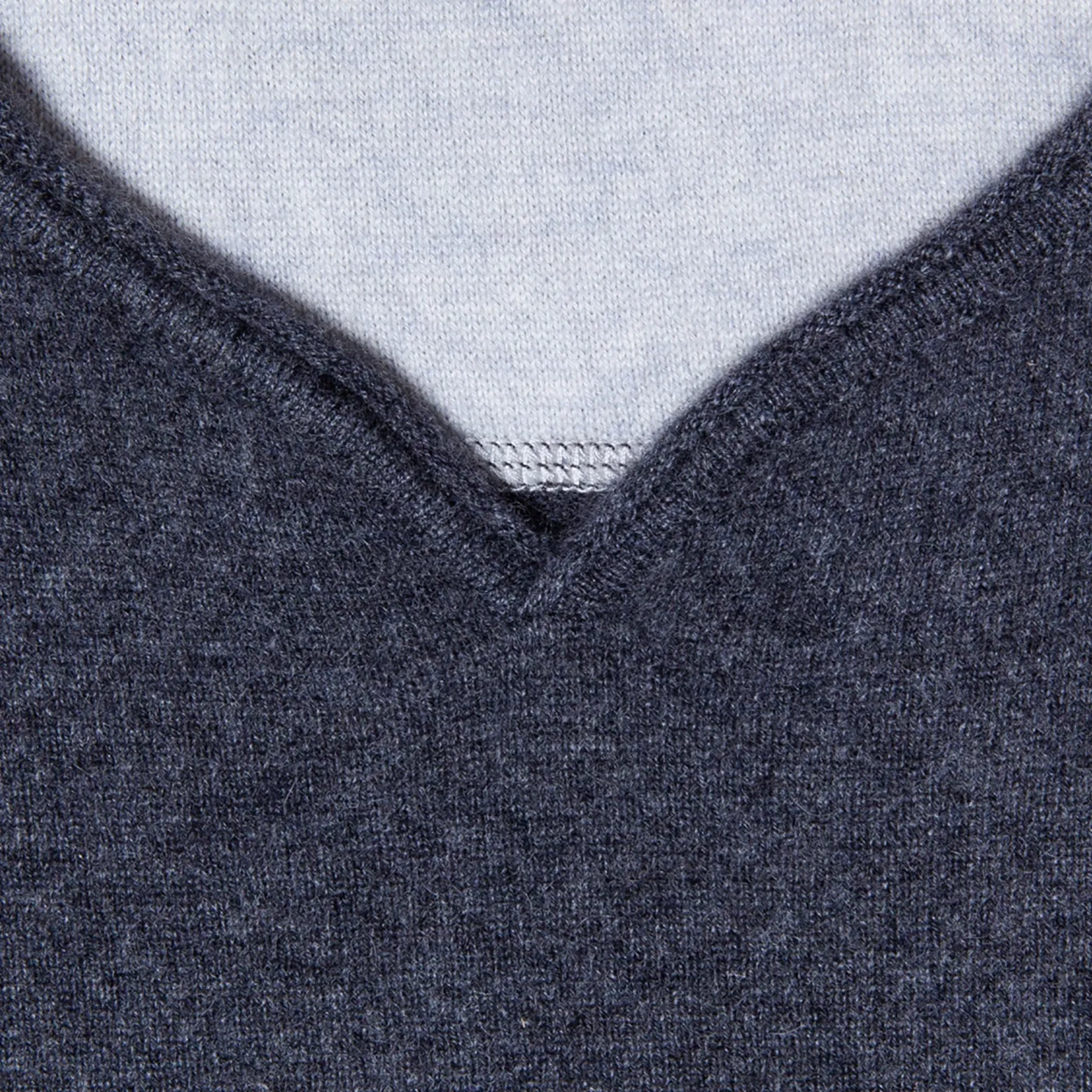 Montagut Cashmere jumper with grandad neckline - Olivier