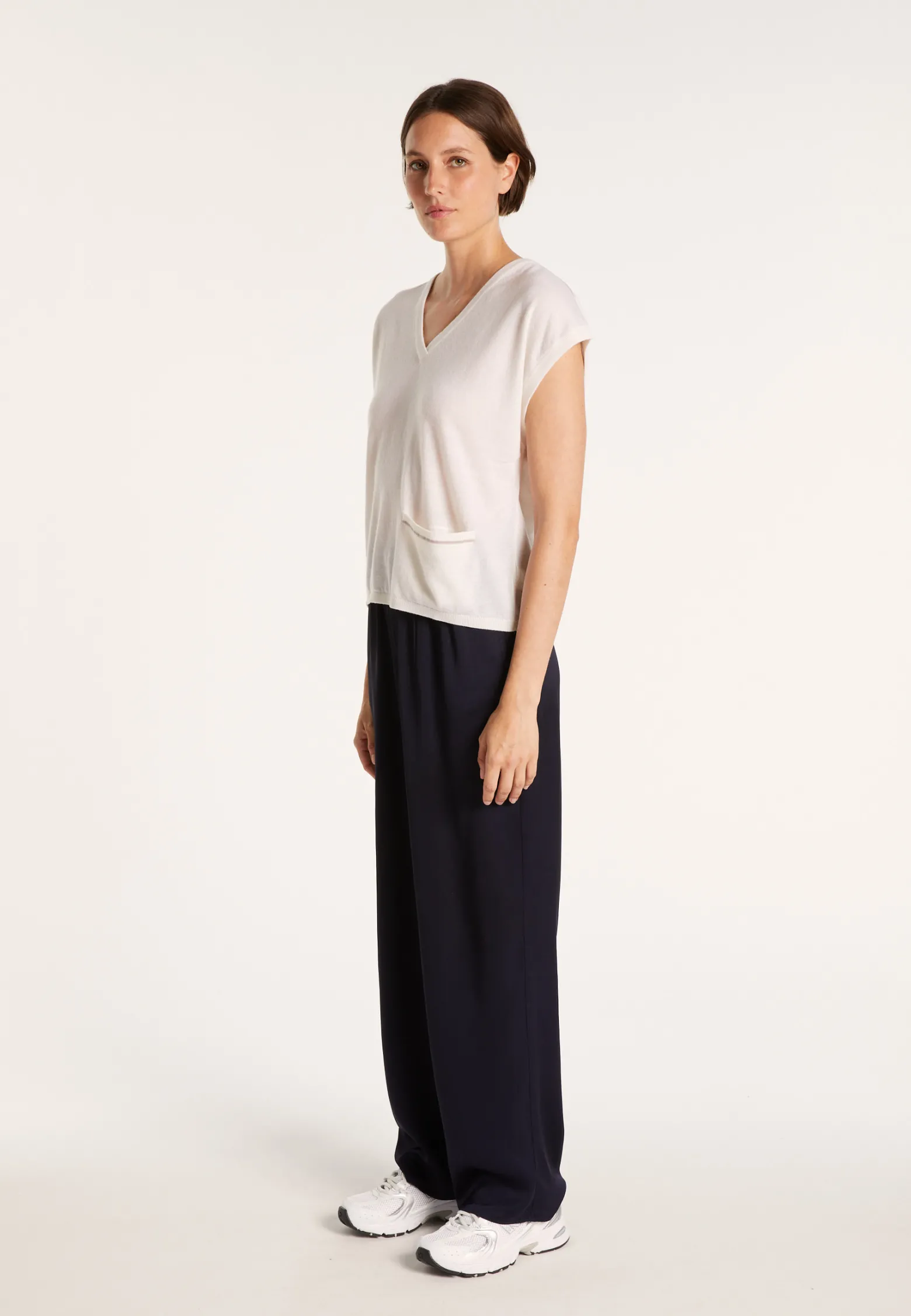 Montagut Cashmere Linen V-neck T-shirt - Meg