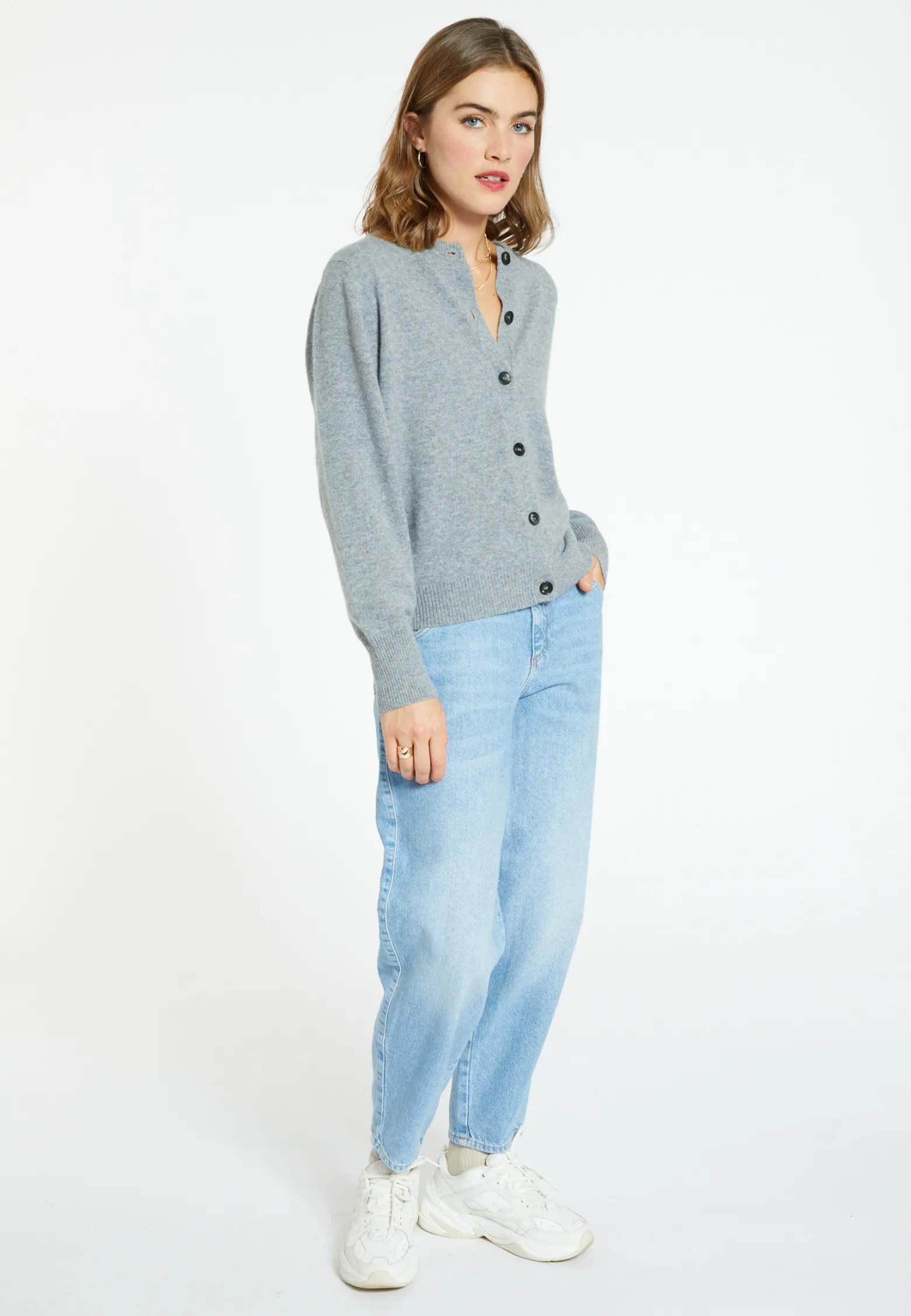 Montagut Cashmere round neck buttoned cardigan - Ari