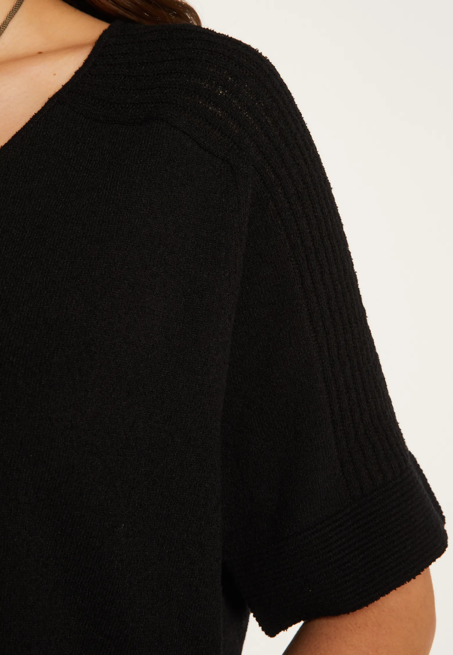 Montagut Cotton V-neck T-shirt - Devy