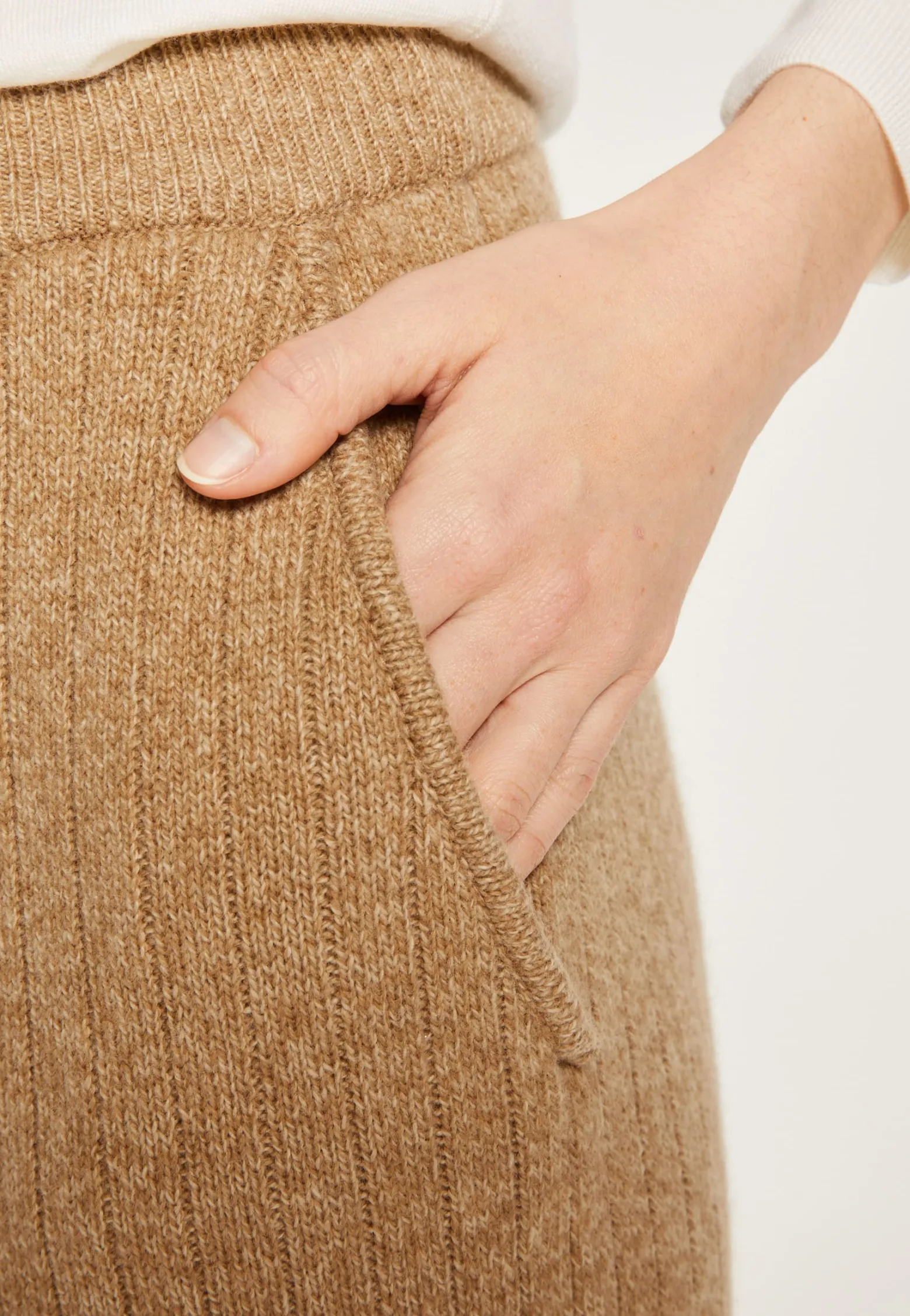 Montagut Cropped wool and cashmere turtleneck sweater - Galya