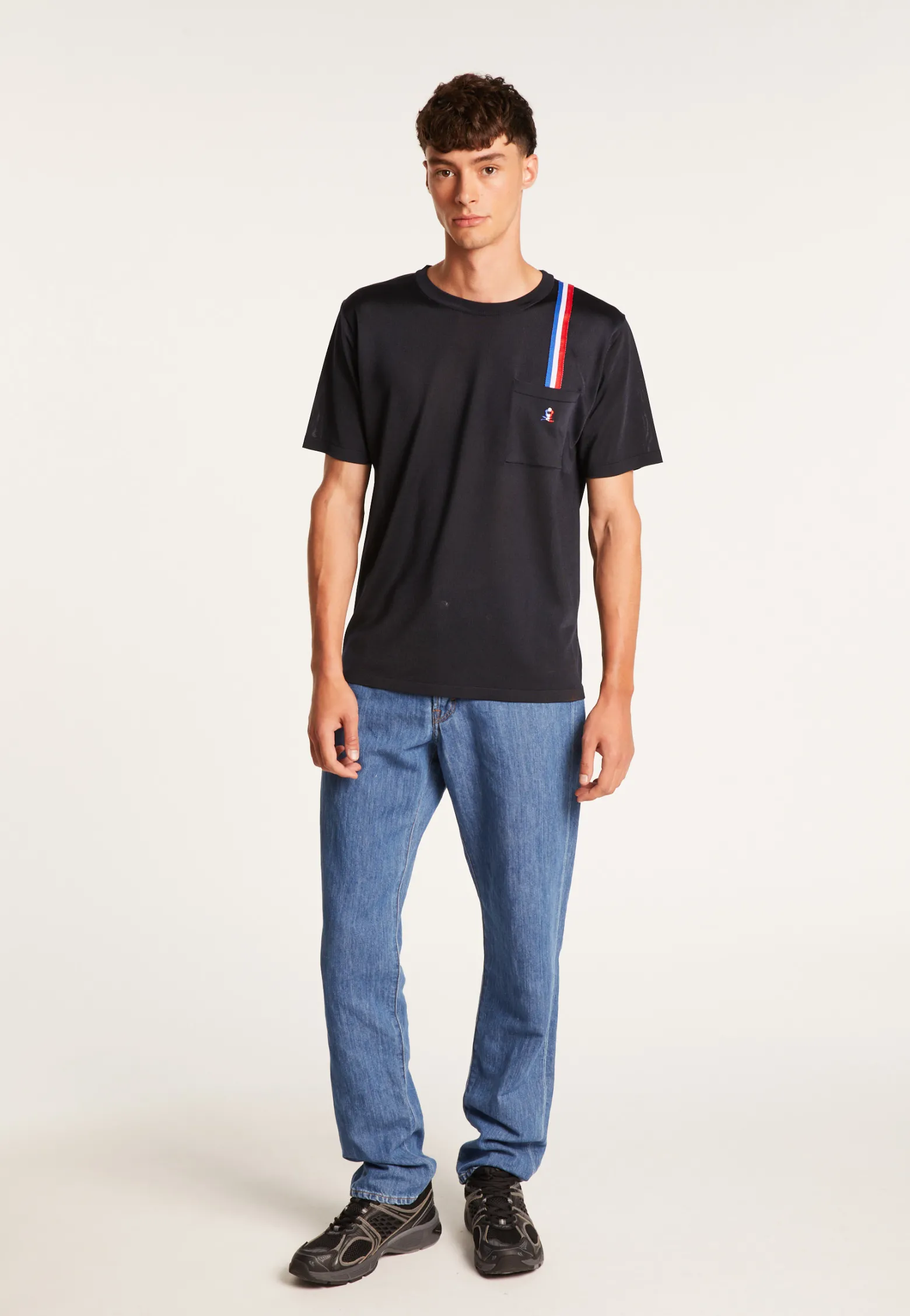 Montagut Fil Lumière Unisex T-shirt - Achille