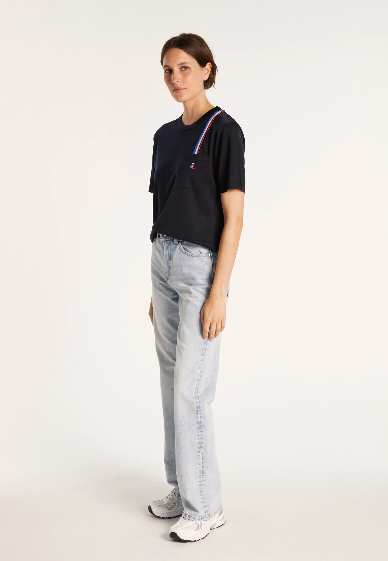 Montagut Fil Lumière Unisex T-shirt - Achille