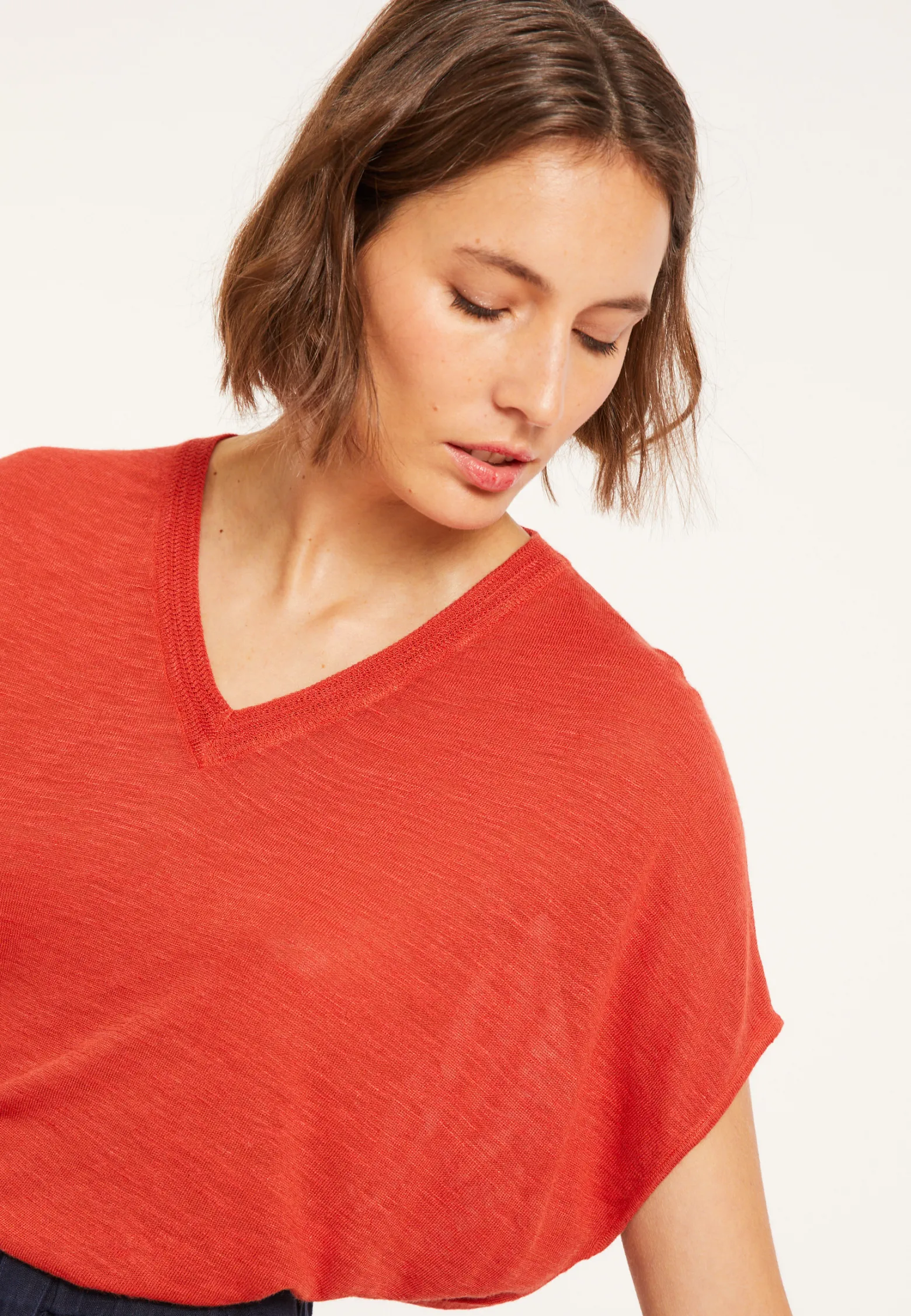 Montagut Flamed linen V-neck loose T-shirt - Marra