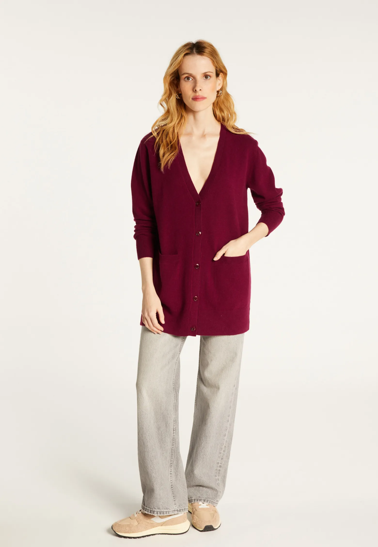 Montagut Long V-neck cashmere cardigan with slits and pockets - Aden