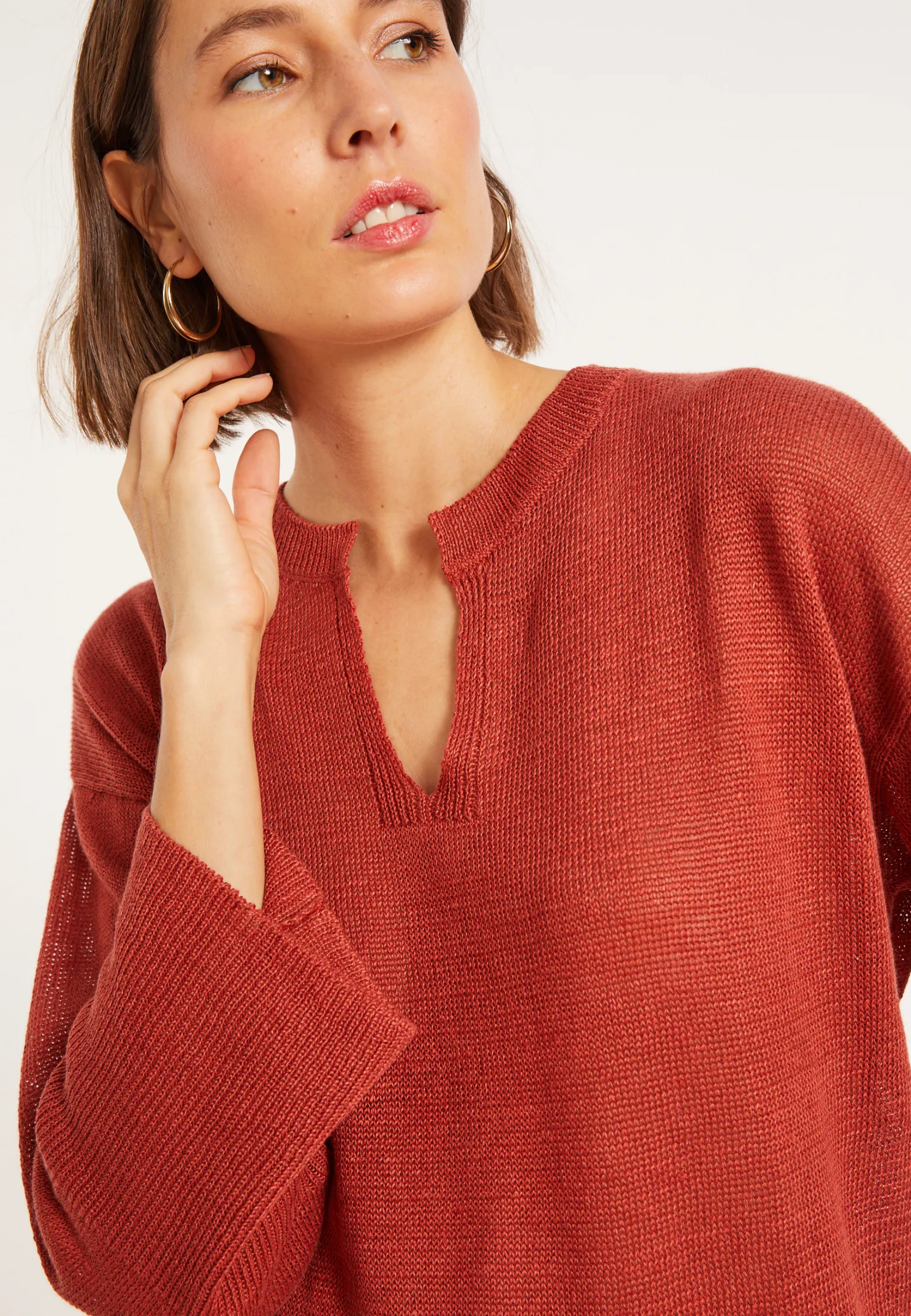 Montagut Loose linen V-neck tunic - Marielle