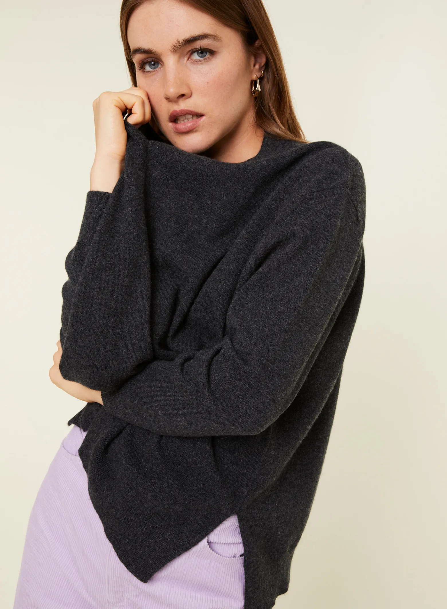 Montagut Loose sweater with V-neck slits in cashmere - Alienor