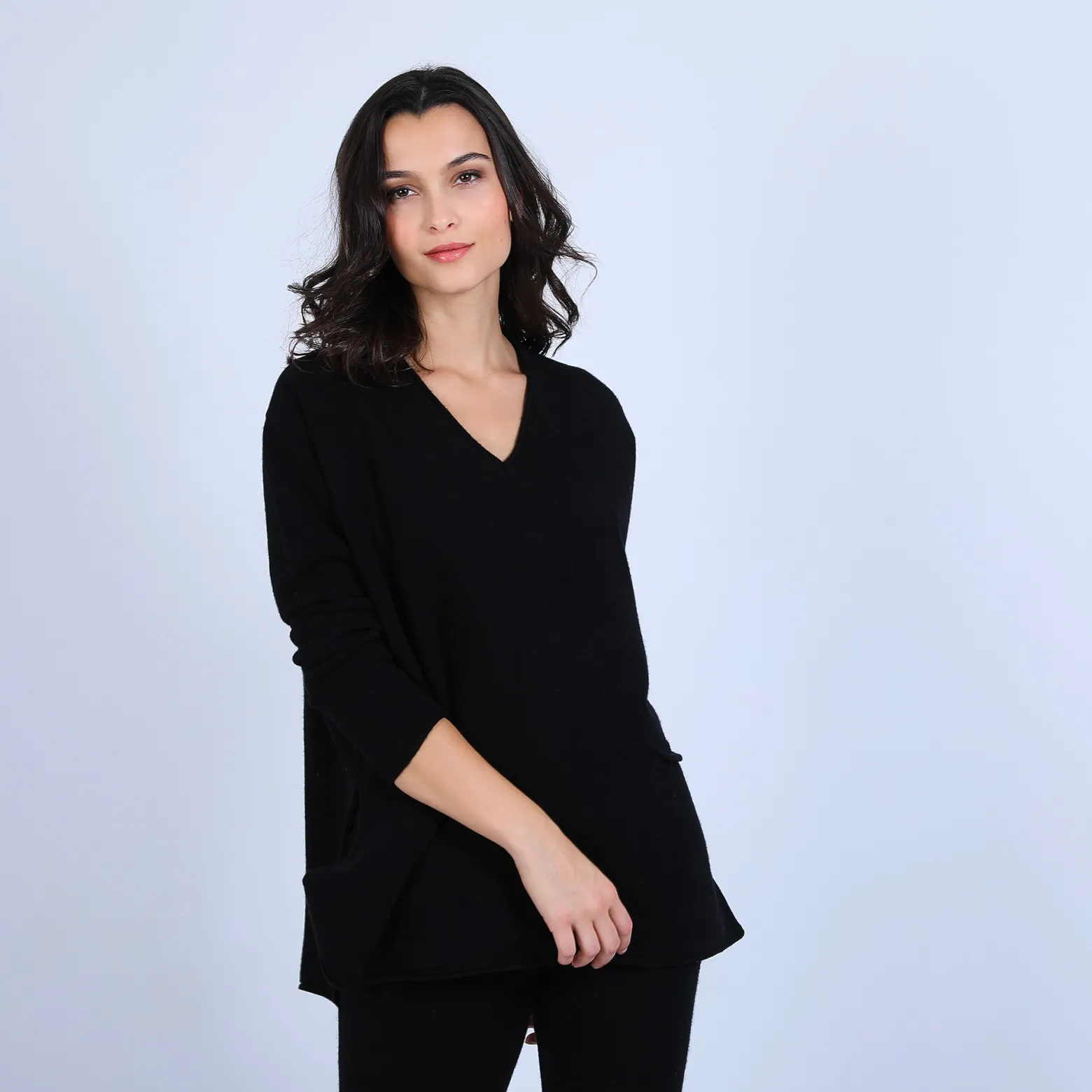 Montagut Loose V-neck cashmere jumper – Hilary