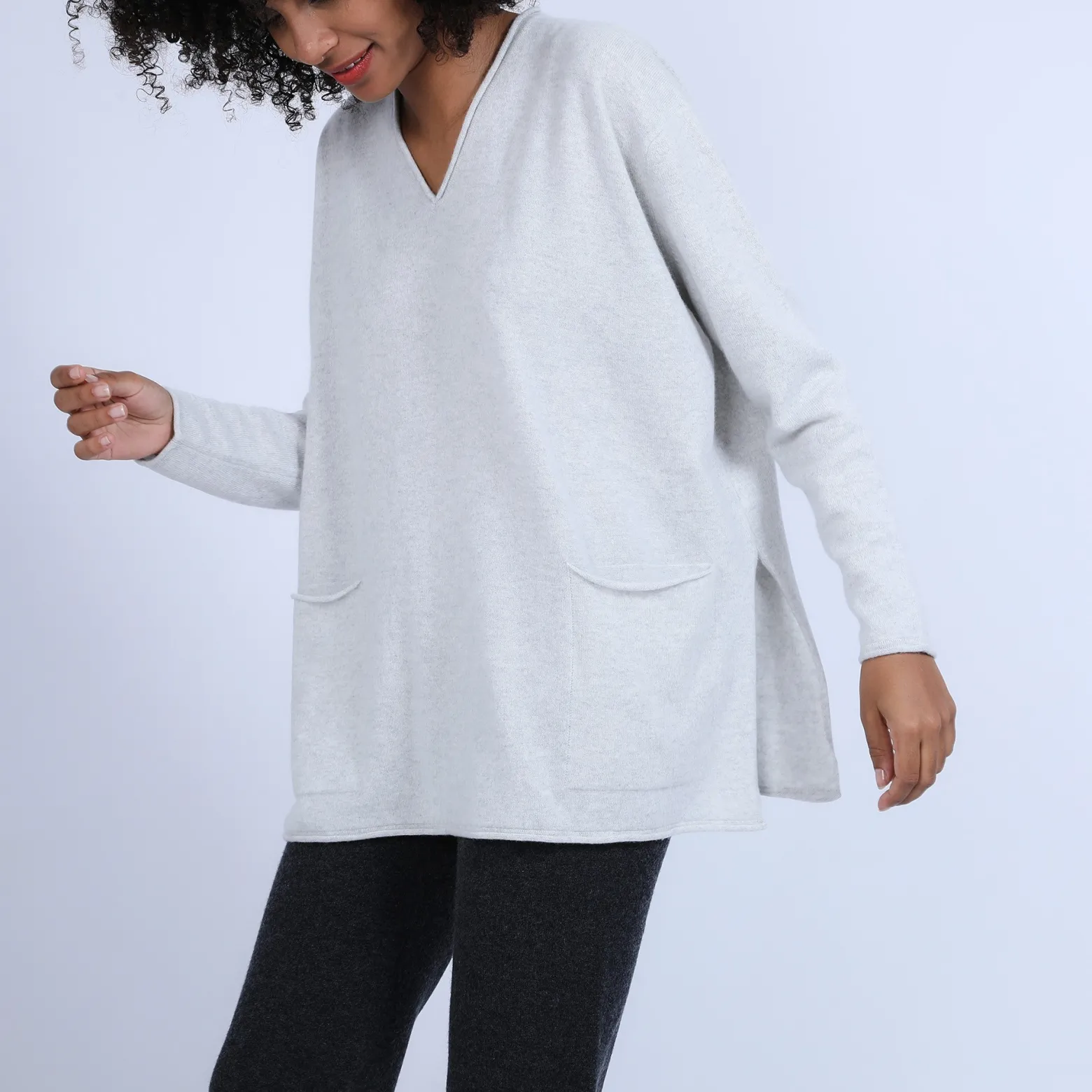 Montagut Loose V-neck cashmere jumper – Hilary