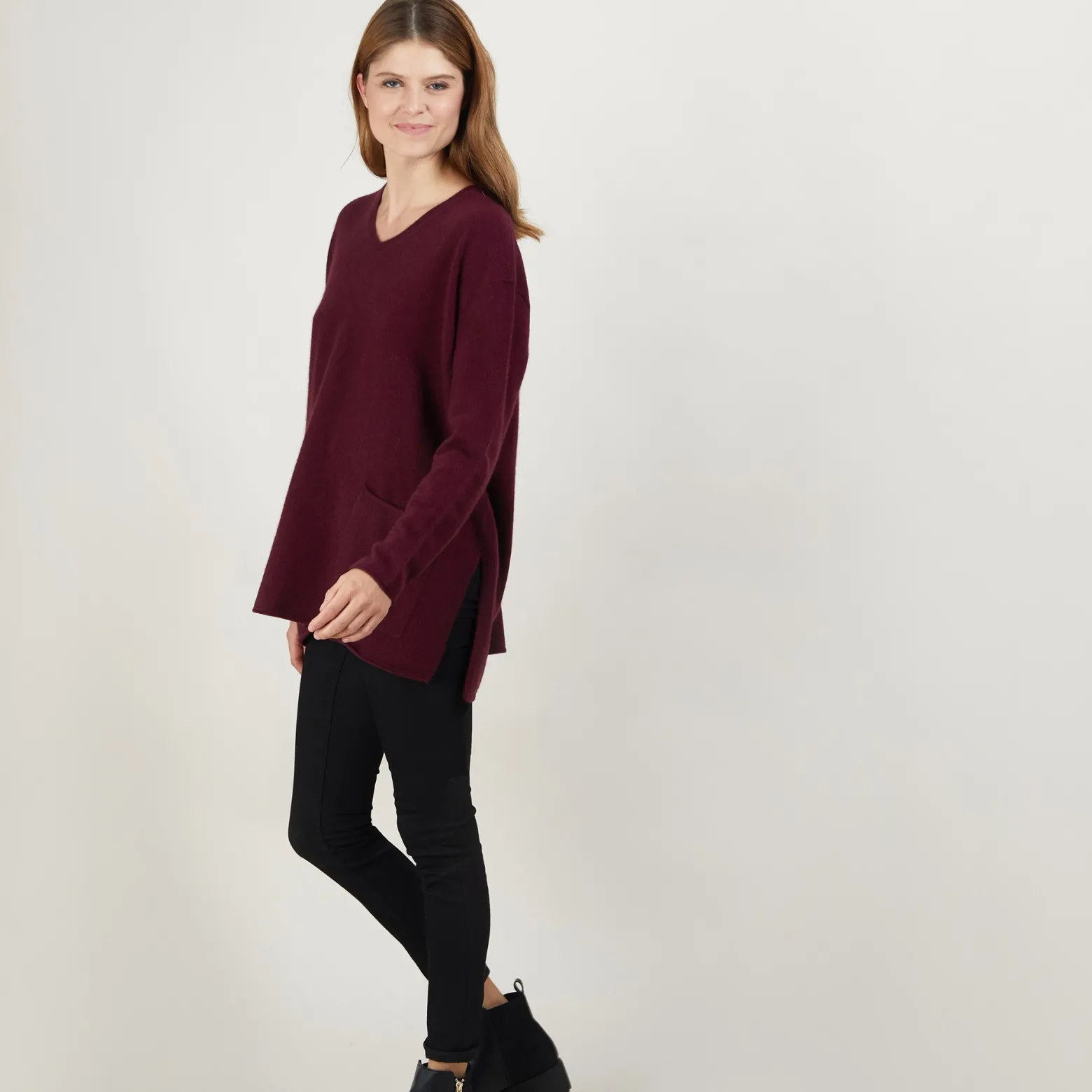 Montagut Loose V-neck cashmere sweater - Belinda