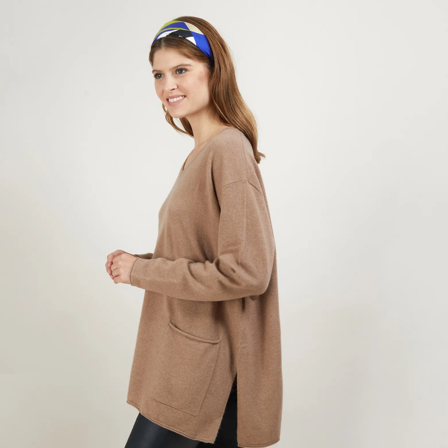Montagut Loose V-neck cashmere sweater - Belinda