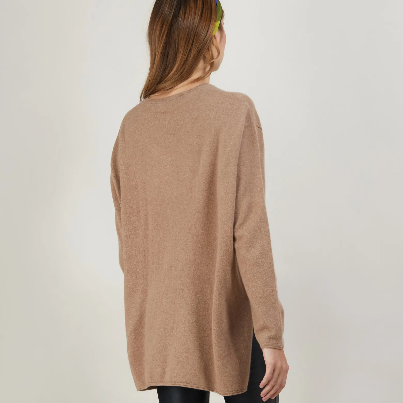 Montagut Loose V-neck cashmere sweater - Belinda