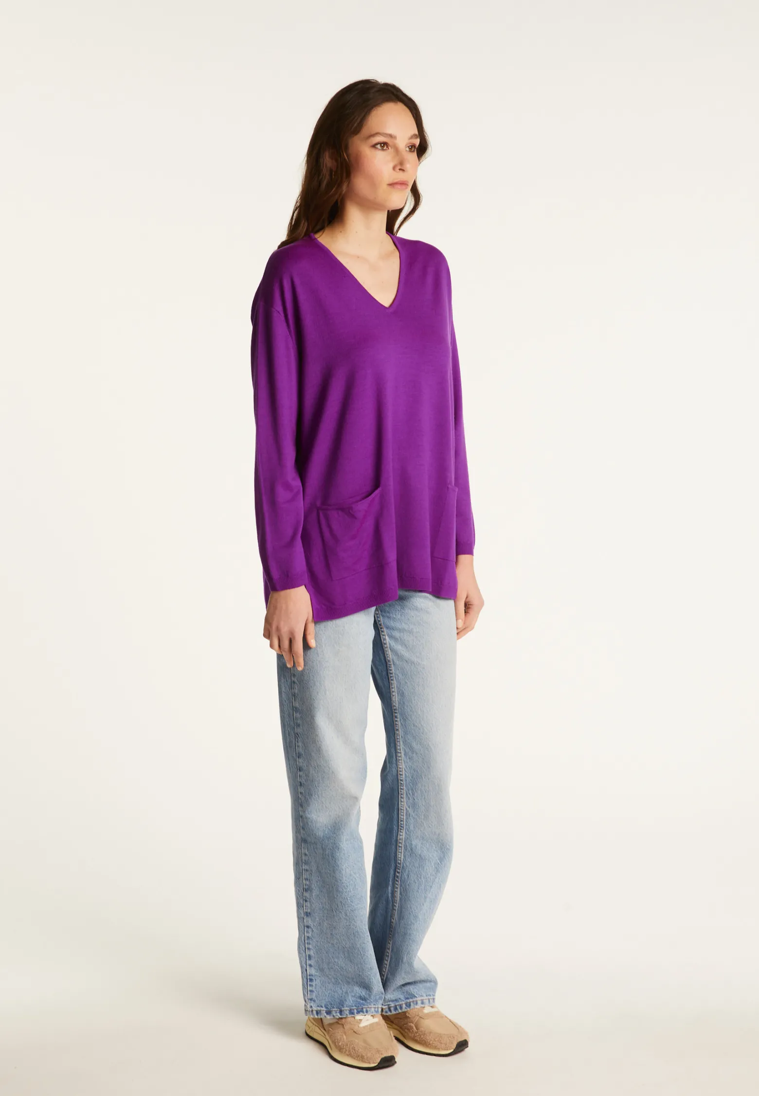 Montagut Loose V-neck sweater with pockets in merino wool - Albertine