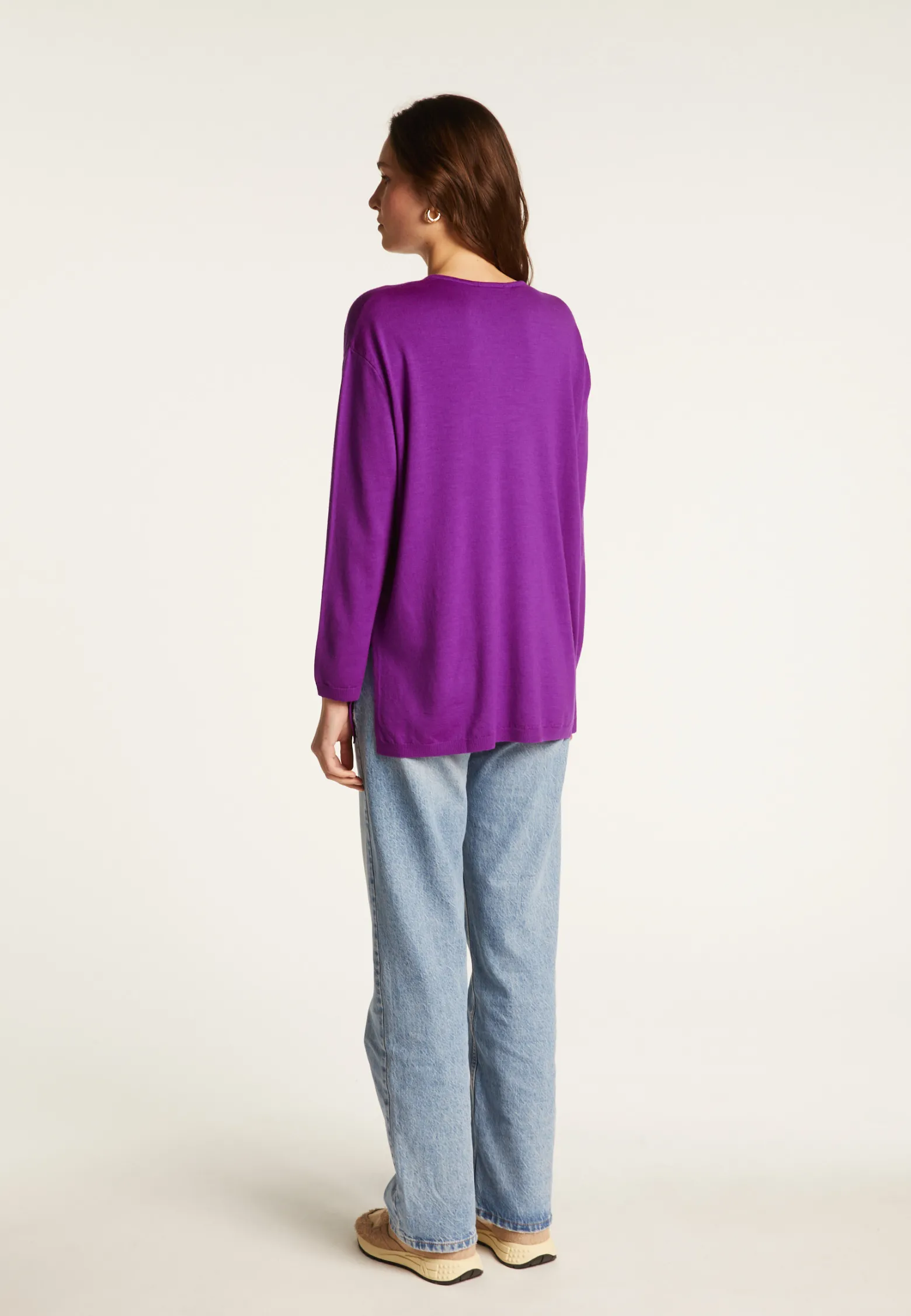 Montagut Loose V-neck sweater with pockets in merino wool - Albertine