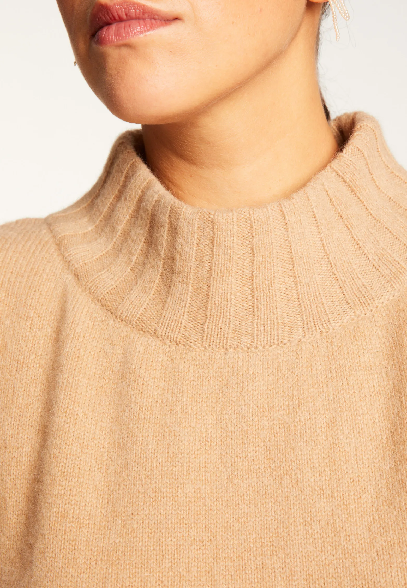 Montagut Loose-fit short-sleeved cashmere sweater - Virginia