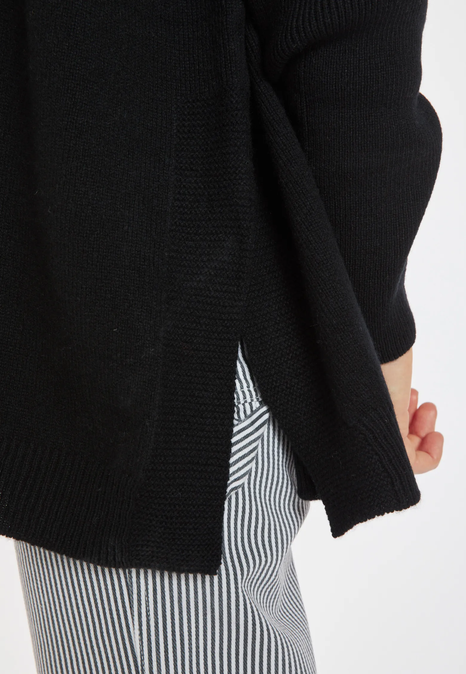 Montagut Loose-fitting turtleneck sweater in wool and cashmere - Clara