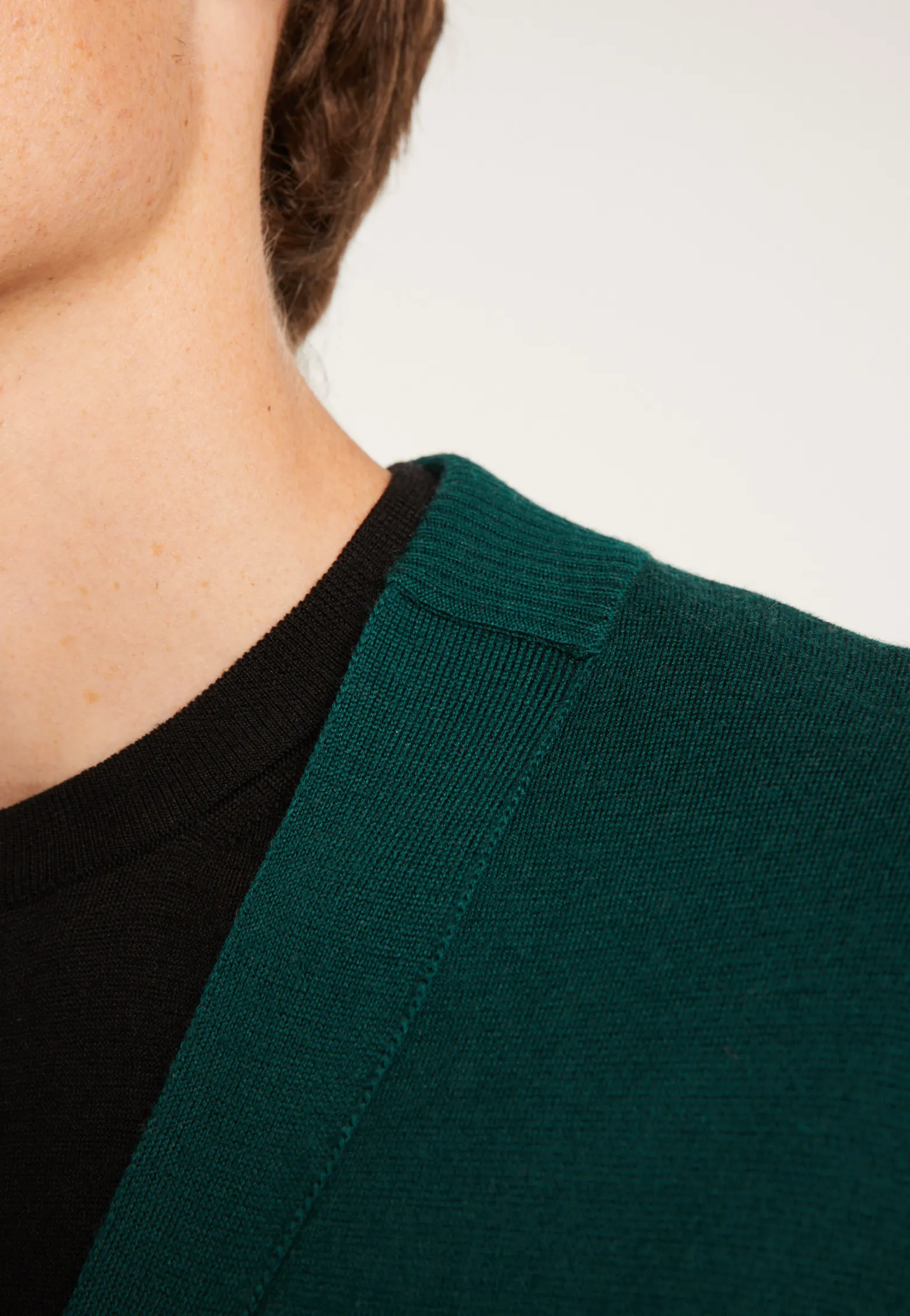 Montagut Merino wool buttoned vest - Ezra