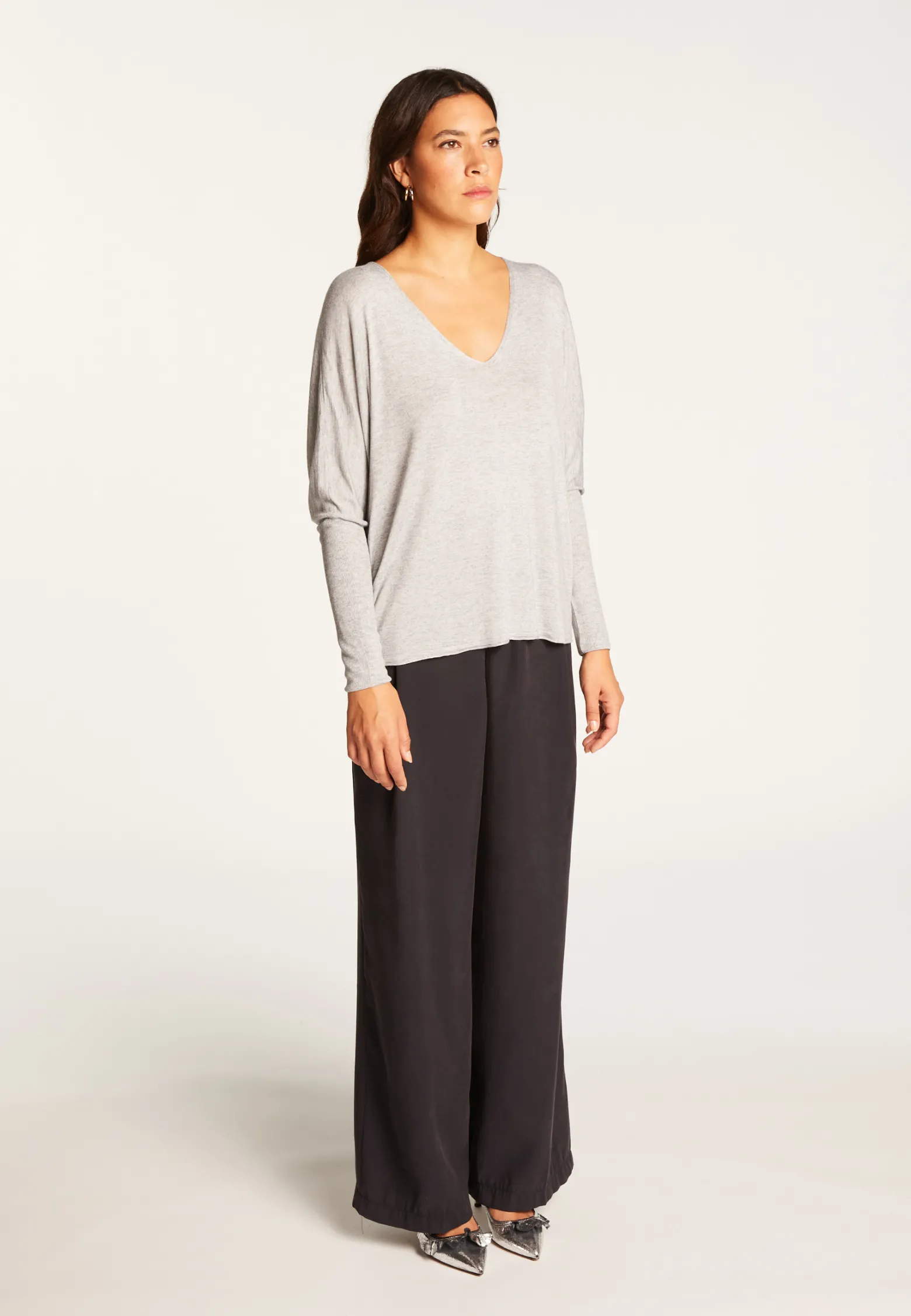 Montagut Oversized V-neck T-shirt in bamboo cashmere fiber - Rica