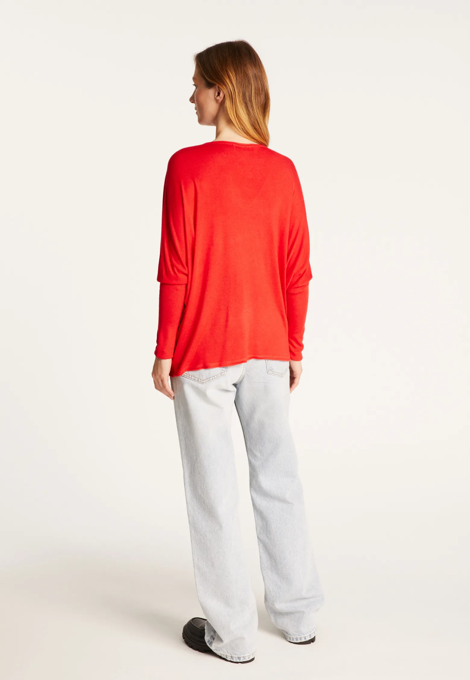 Montagut Oversized V-neck T-shirt in bamboo cashmere fiber - Rica
