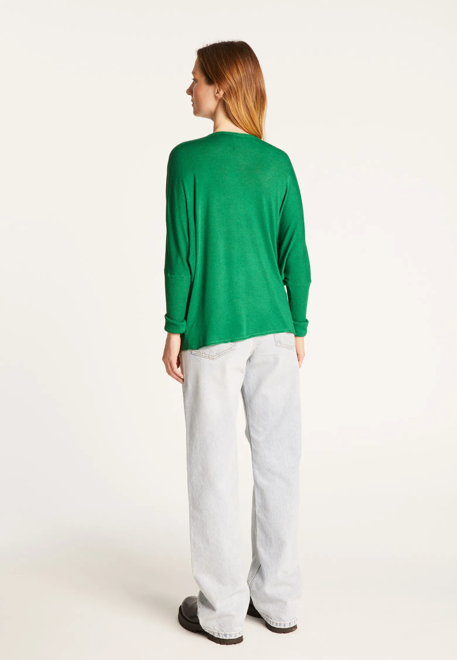 Montagut Oversized V-neck T-shirt in bamboo cashmere fiber - Rica