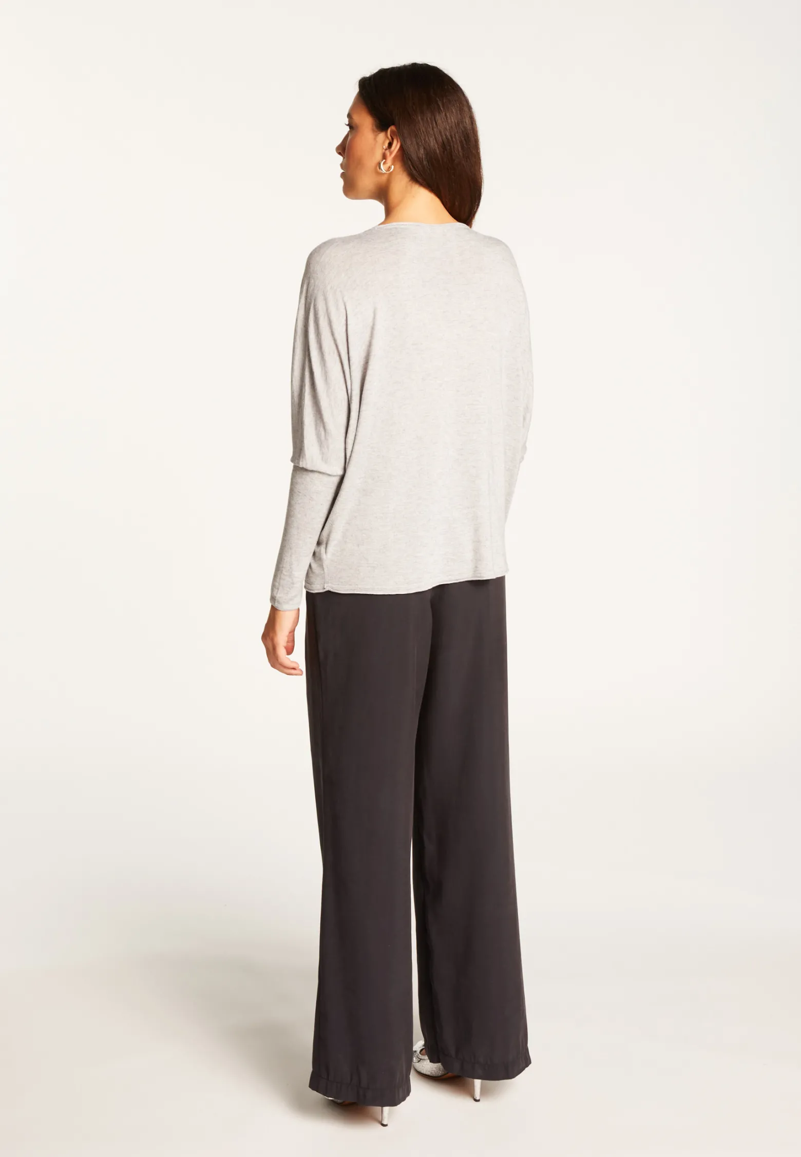 Montagut Oversized V-neck T-shirt in bamboo cashmere fiber - Rica