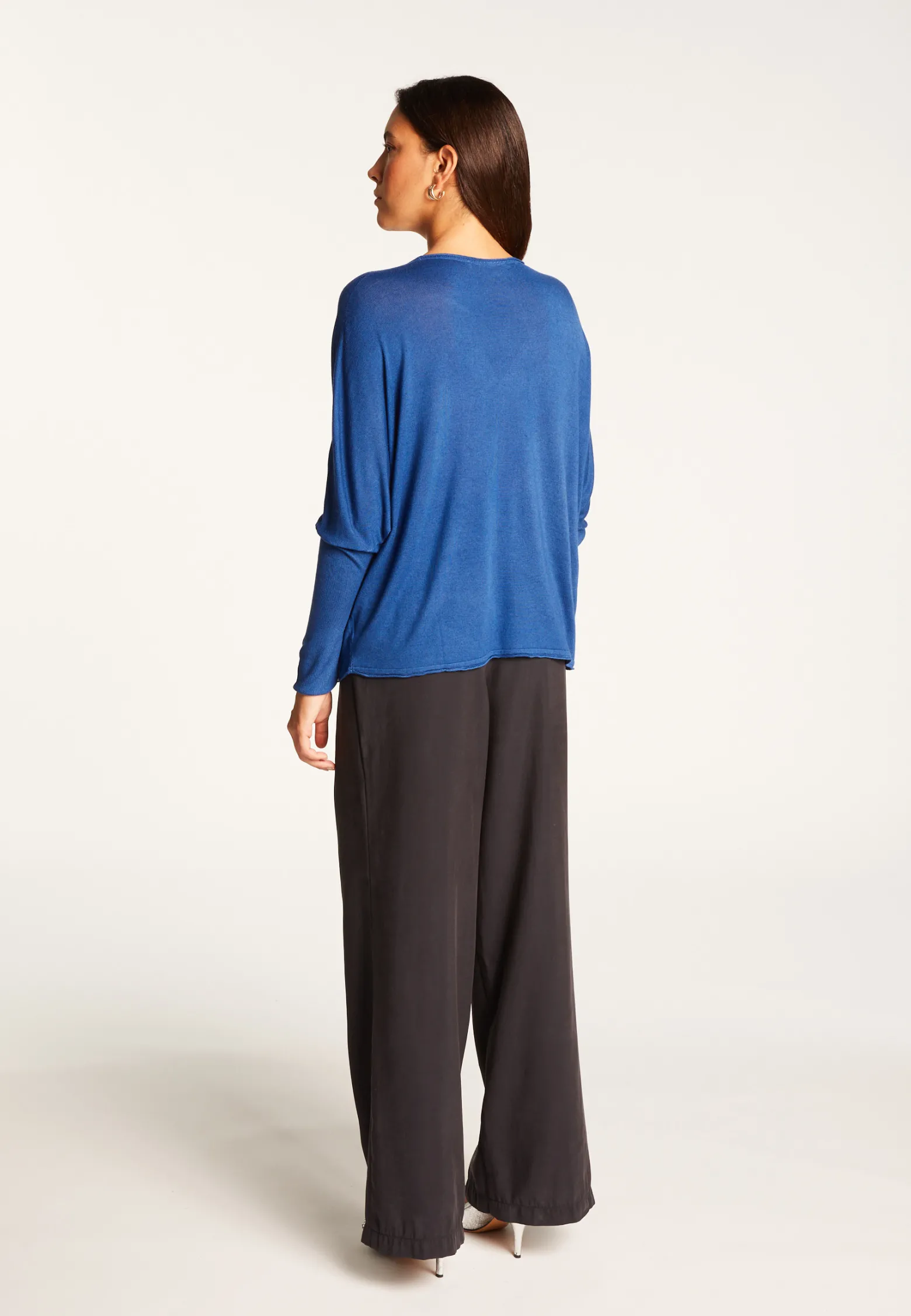 Montagut Oversized V-neck T-shirt in bamboo cashmere fiber - Rica
