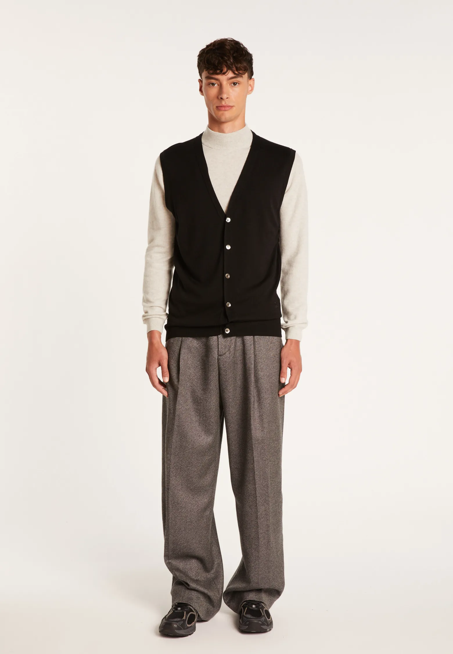 Montagut Sleeveless cardigan with logo in merino wool - Ernardo