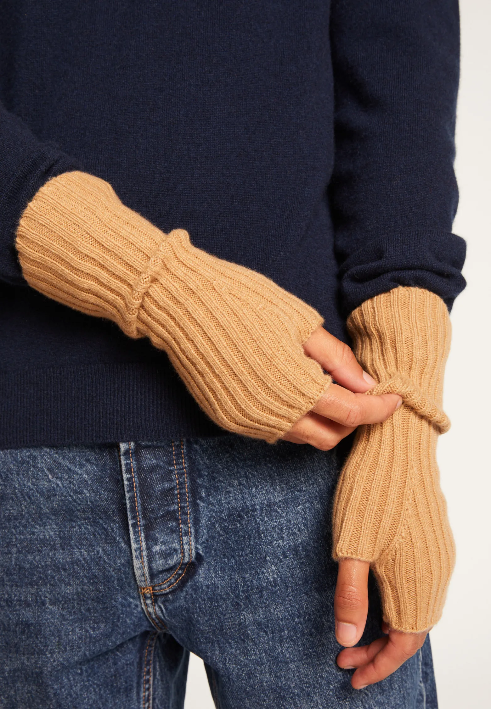 Montagut Unisex Cashmere Mittens - Lena
