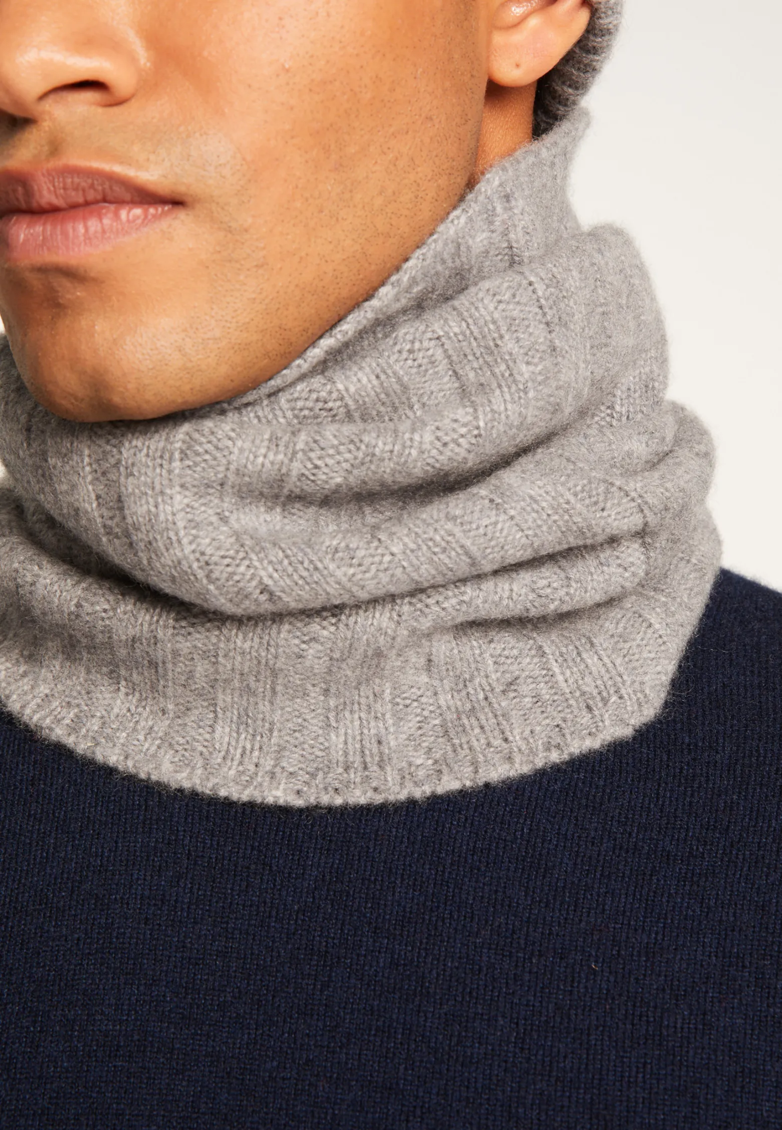 Montagut Unisex neck warmer in cashmere - Lisa