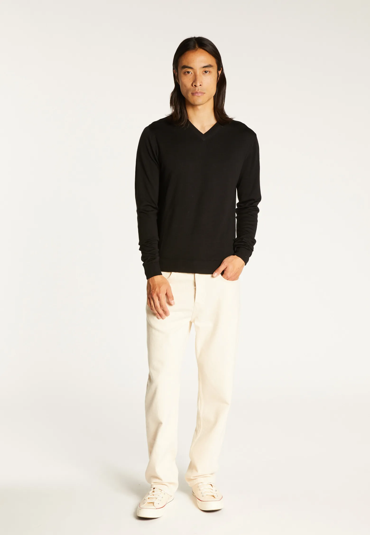 Montagut V-neck jumper in merino wool - Elmo