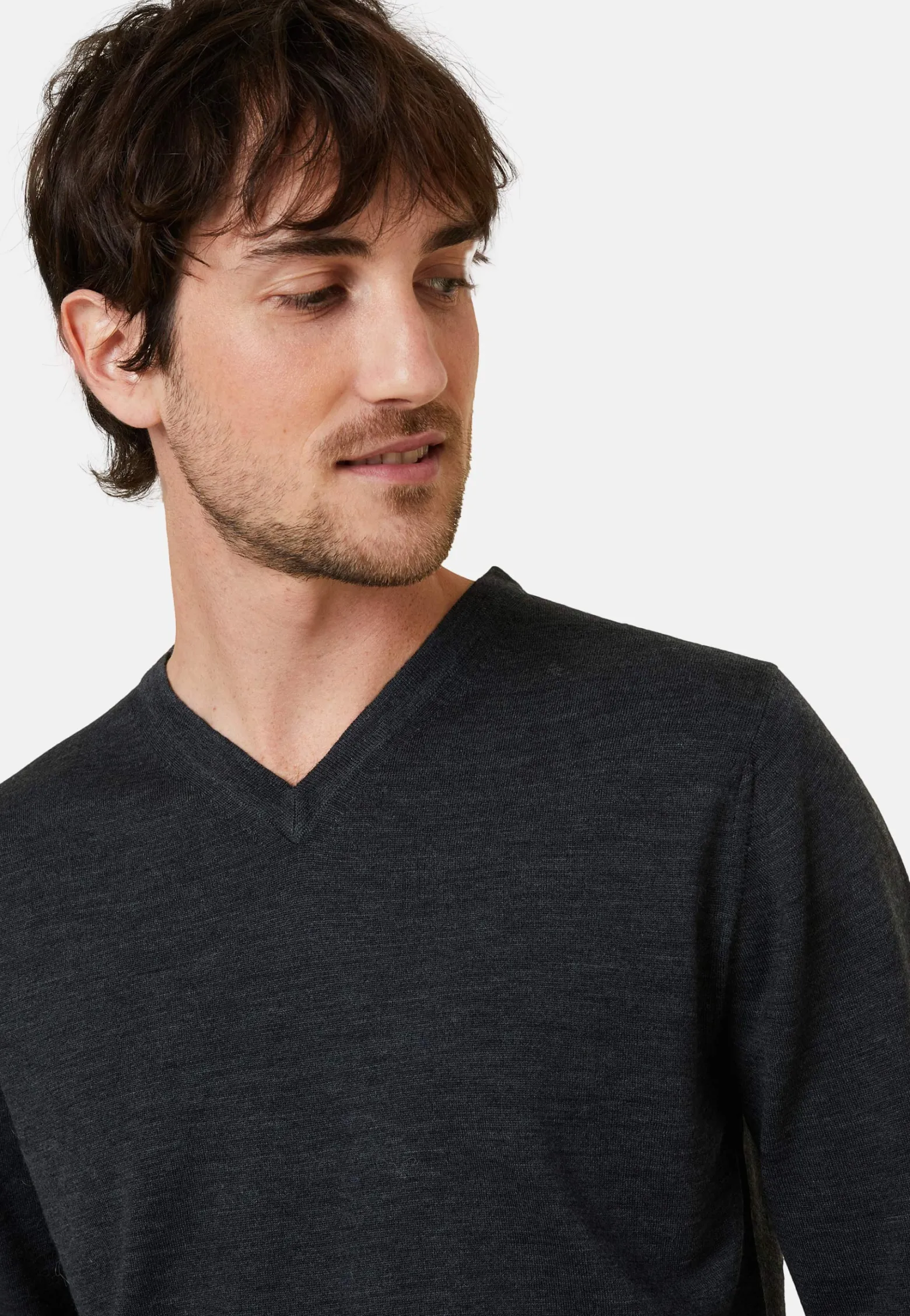 Montagut V-neck jumper in merino wool - Elmo