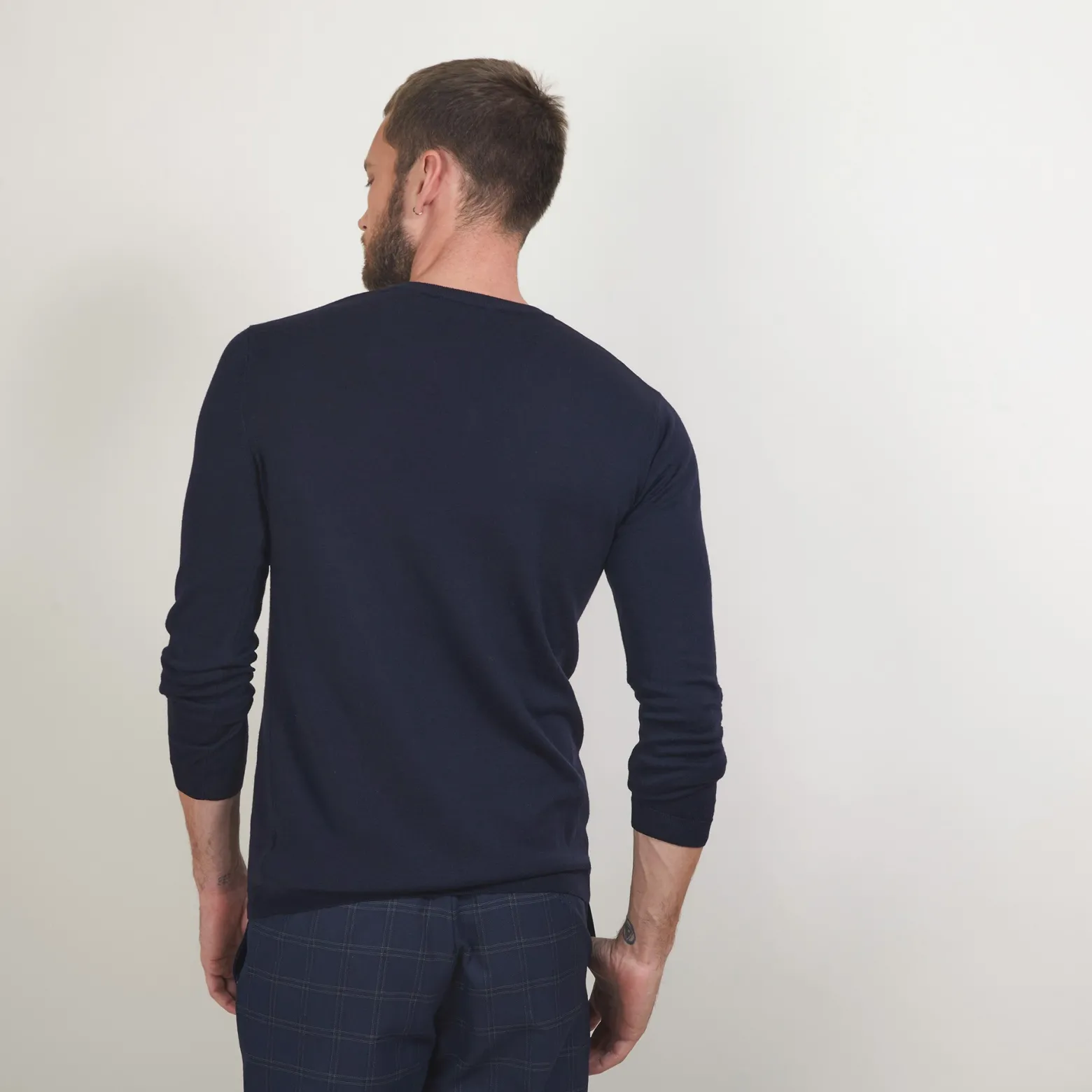 Montagut V-neck jumper in merino wool - Elmo
