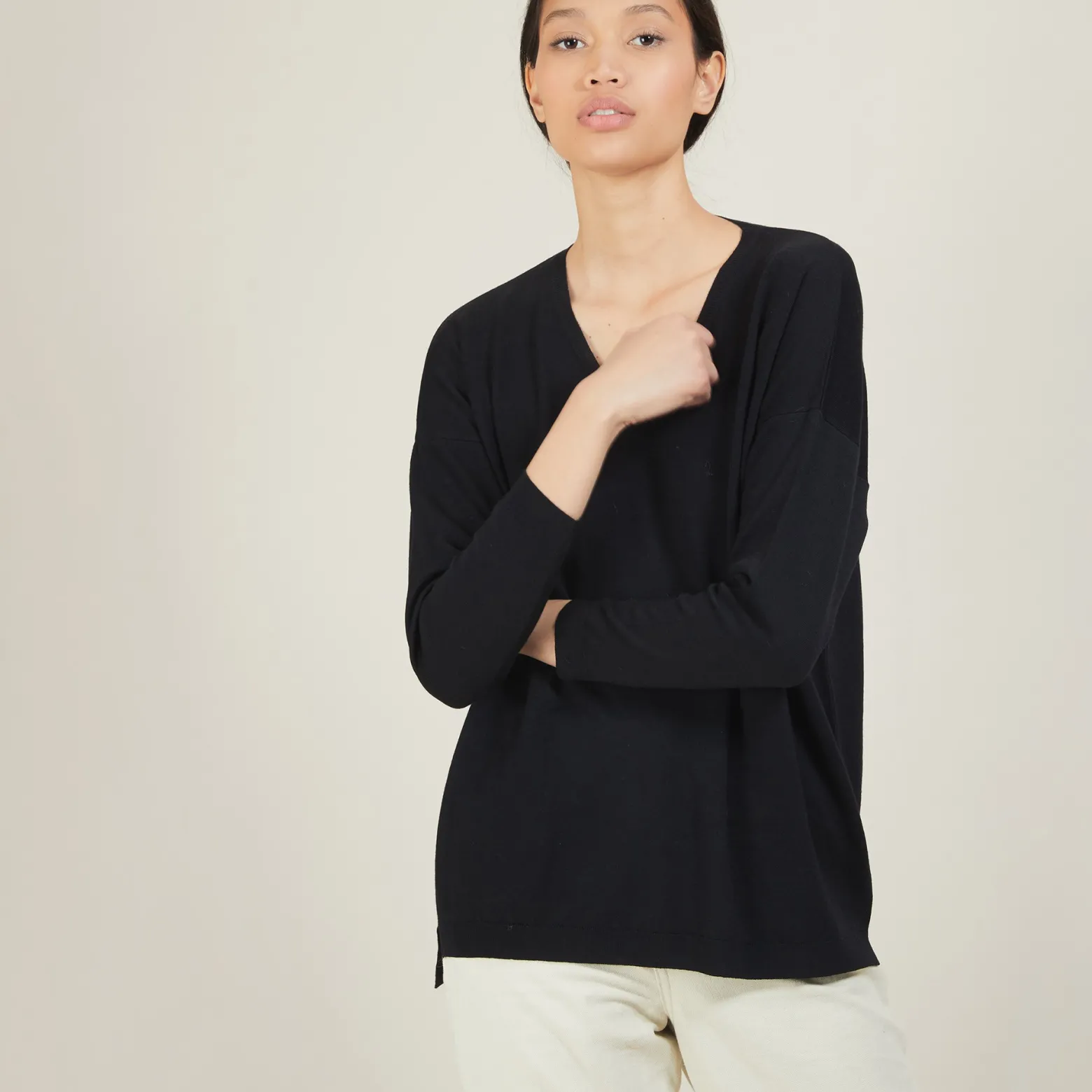 Montagut V-neck slit sweater in merino wool - Bernice