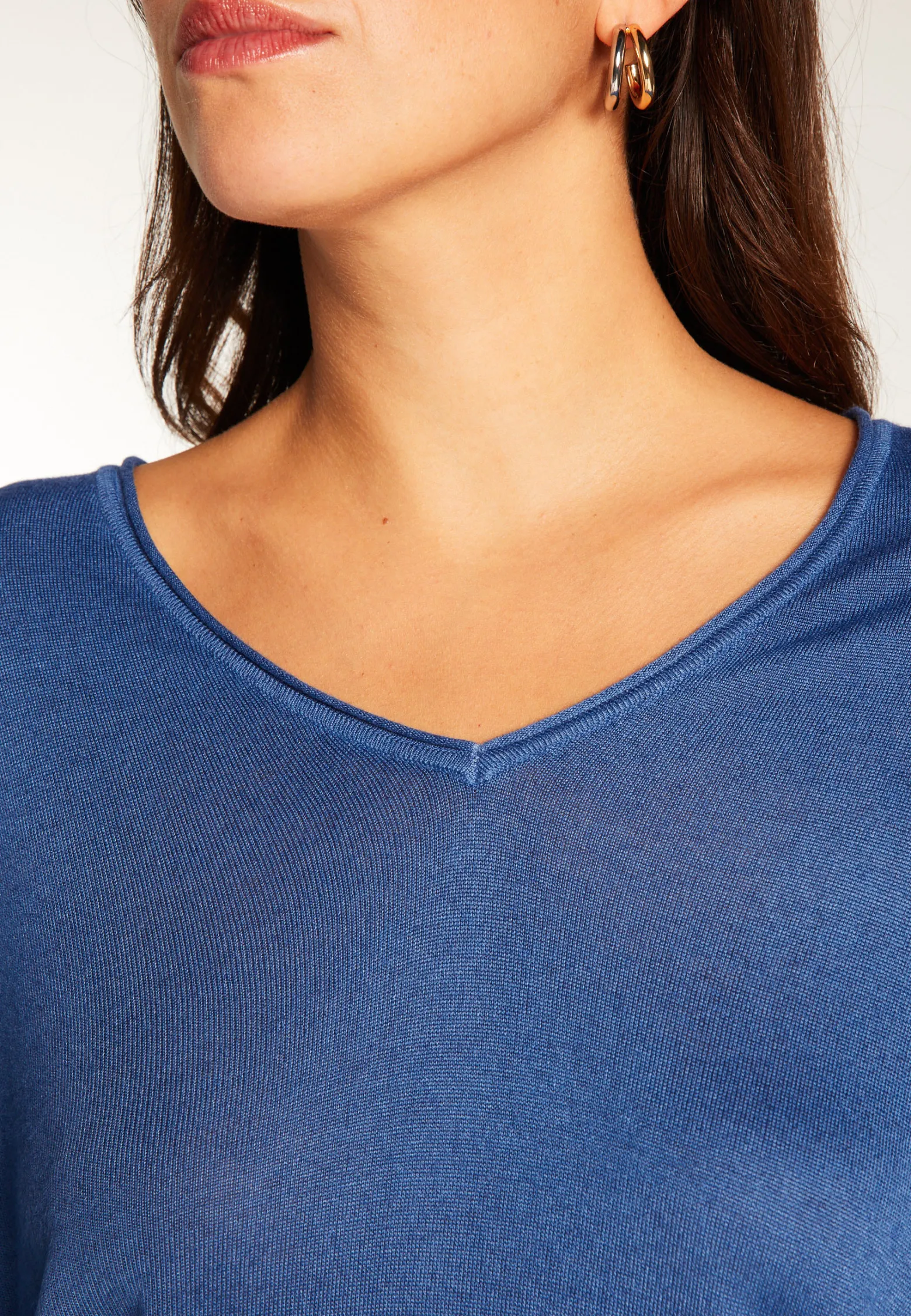 Montagut V-neck T-shirt in bamboo cashmere fiber - Aeline