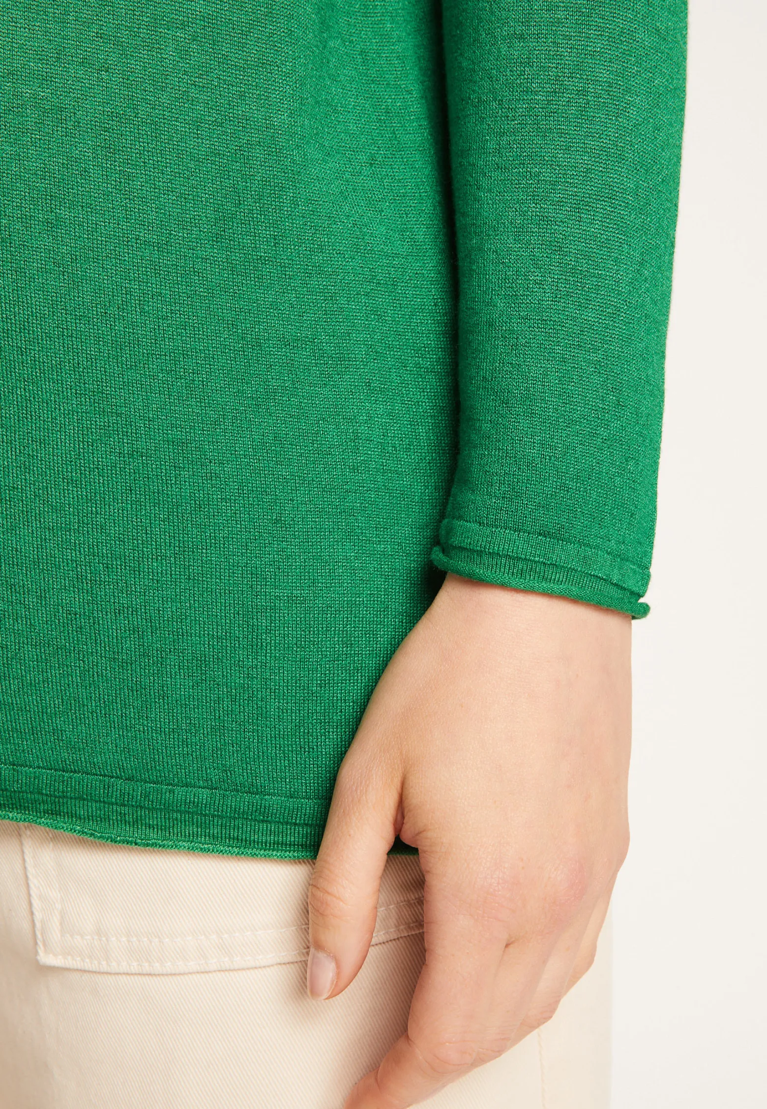 Montagut V-neck T-shirt in bamboo cashmere fiber - Aeline